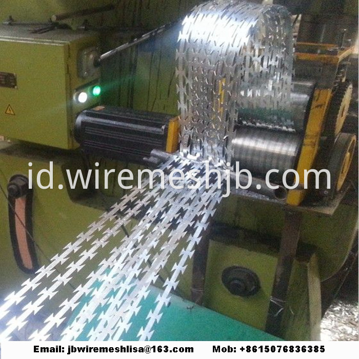 BTO-22 Hot Dipped Galvanized Concertina Razor Wire